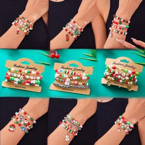 Ensemble de bracelets d'élément de Noël <span class=keywords><strong>lettre</strong></span> perlée en céramique douce bonhomme de neige père noël nouvel an ensemble de bracelets de bijoux pour tous - Product Image 3