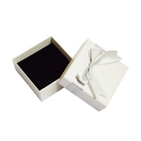Maßgefertigte Flachverpackung Hochwertige Individuelle Farbenfrohe Halsketten-Schmuckverpackung aus Recyclingmaterialien mit Prägung Starre Boxen mit Deckel