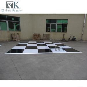 Plataforma de Baile a Cuadros Blanco y Negro para Decoración de Bodas, con Acabado Brillante - Product Image 2