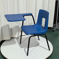Chaise pliante ergonomique en plastique PP au design moderne et durable pour l'école, la formation, la chambre d'étudiant et le salon