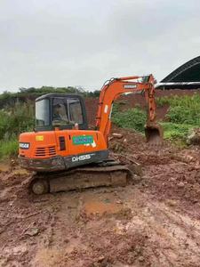 Excavadora hidráulica de cadenas usada de alta calidad Doosan DH55 de 5.5 toneladas, procedente de Corea, con bajo consumo. - Product Image 3