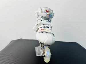 Set Completo <span class=keywords><strong>Pattini</strong></span> a Rotelle Professionali in Fibra di Carbonio per Slalom e Pattinaggio di Velocità <span class=keywords><strong>con</strong></span> Telaio in Lega di Alluminio LS-8PRO - Product Image 2