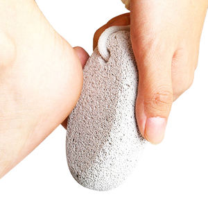 Piedra Pómez de Lava Negra Natural, Forma Ovalada, Herramienta Exfoliante para el Cuidado de los Pies, Pedicura, Manicura, Elimina Callosidades, Uso Médico - Product Image 1