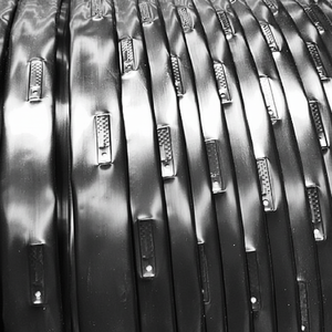 Sistema de Riego por Goteo de Caucho T&H International Modelo 04 para 1 Hectárea, Uso en Invernaderos Agrícolas, Eficiente en Agua, Sin Electricidad - Product Image 1