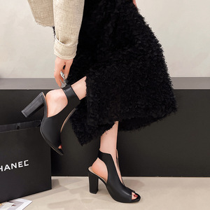 Dép xỏ ngón cỡ lớn, Giày thường ngày cho nữ, có gót dày, chống trơn và thoáng khí mùa hè - Product Image 4