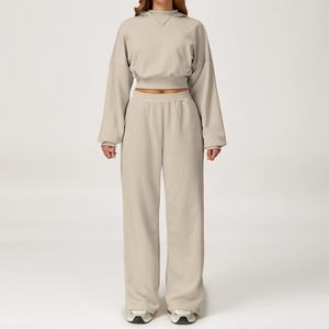 Ensemble deux pièces décontracté pour femme avec logo personnalisé, sweat-shirt ample à épaules tombantes 100 % coton et pantalon de jogging large pour femme - Product Image 3