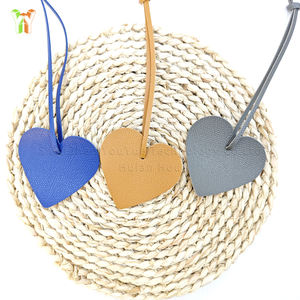 YY Premium PU <span class=keywords><strong>cuir</strong></span> coeur breloques pendentif été mode femmes sac à main amour breloques pendentif 8 couleurs coeur porte-clés - Product Image 2