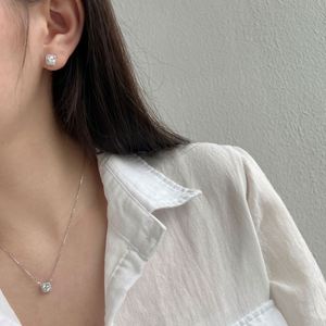 Pendientes de Plata de Ley S925 Dylam con Circonita Cúbica 5A de 0.5 Quilates, Hipoalergénicos, Libres de Níquel, Joyería Fina para Mujer - Product Image 2