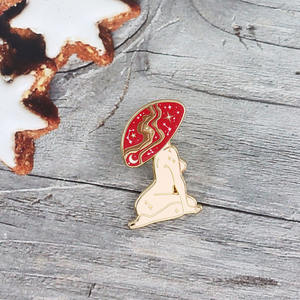 2025 Nieuwe Populaire Vergulde Metalen Badge Paddestoel Sexy Meisje Ontwerp Hard Email Reversspeldjes Op Voorraad - Product Image 2