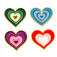 En gros Ailes D'ange Épingles En Métal Personnalisé Les Amoureux Couples Lecture Voyage Broches Insignes De Revers Chapeau Cap Épinglette En Émail
