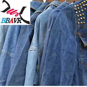 เสื้อแจ็คเก็ตเดนิมลำลองขนาดใหญ่สำหรับผู้หญิงผู้ชาย เสื้อแจ็คเก็ตแบรนด์เนม เสื้อผ้ามือสอง - Product Image 2