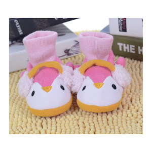 Ciabatte da interno rosa personalizzate per bambini basse MOQ scarpe antiscivolo per piccole ragazze pinguino - Product Image 1