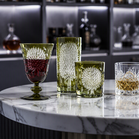 Ensemble de verres et de coupes en cristal taillé vert olive, verres à boire gravés à la main avec un motif de palmier pour la décoration de table de mariage