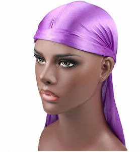 Chapeau de pirate en satin de soie tressé à longue queue de couleur unique Chapeau de chignon élastique Chemo Silky <span class=keywords><strong>Durag</strong></span> pour <span class=keywords><strong>homme</strong></span> femme - Product Image 3