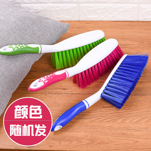 Cepillo multifuncional para cama, cepillo de cerdas suaves para eliminar el polvo, para ropa y edredones, color aleatorio - Product Image 1