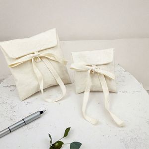 Pochette enveloppe en coton biologique avec logo personnalisé, sac anti-poussière réutilisable pour vêtements, chaussures, emballage de chaussettes, rabat pour montres, recyclable - Product Image 1