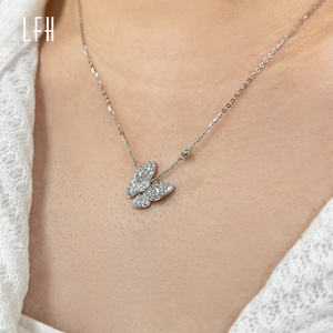 Collana in Oro Bianco Massiccio 18K con Ciondolo a Farfalla Personalizzato, Gioielli in Oro Reale 18K, Gioielleria Saudita, Impegnabile - Product Image 2