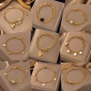 สร้อยข้อมือผีเสื้อสี่เหลี่ยมเล็กประดับตัวเลขโรมัน ชุบทอง 18K สร้อยข้อมือสแตนเลสคิวบา 316L - Product Image 2
