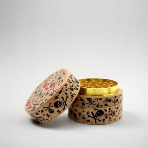 Molino de Hierbas CANNA con Tapa de Madera, Diseño de Dientes de Rayo, Transparente, con Cepillo y Raspador, Molinillo de Especias de Aleación de Zinc de 4 Piezas para Cocina - Product Image 6