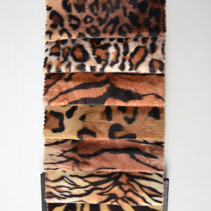 Campione Gratuito di Tessuto in Velluto di Poliestere con Stampa Animalier Leopardata per Cuscini - Product Image 2
