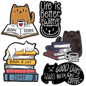 Beaux chats broche lire livre vilain chaton noir broches sac revers Badge Kawaii doux émail broche prêt à expédier - Product Image 6