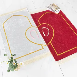 Hot Selling Fashion Islamic Muslim Prayer Rug Heart Design Sajadah