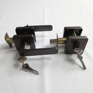 Juego de Manijas de Puerta Cuadradas de Aleación de Zinc en Gris Metálico Mate, Resistentes, con Cerradura Tubular y Pestillo de Seguridad - Product Image 1