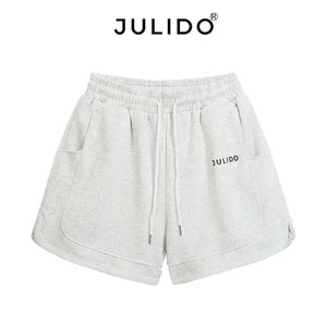 Pantalones cortos deportivos de entrenamiento informales de verano al por mayor para hombre 100% algodón respetuosos con el medio ambiente con logotipo personalizado estampado pantalones cortos de color sólido - Product Image 3