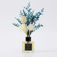Diffuseur à bâtonnets 50 ml en gros de l'usine OEM avec bâtonnets floraux élégants pour parfum d'intérieur