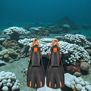 Palmes de plongée professionnelles en gros noir lame courte en caoutchouc durable TPR matériel formation palmes de plongée pour adulte - Product Image 6