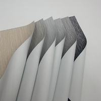 Tissu pour store enrouleur à texture verticale aspect lin, matériau occultant complet en polyester pour projets résidentiels, bureaux et hôtels