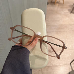 Gafas Qianai Ke Square M3-30335 con Filtro de Luz Azul, Montura Completa Unisex, Lentes de Acetato Marrón Té con Remaches de Puntos - Product Image 4