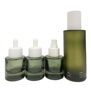 Botella <span class=keywords><strong>de</strong></span> vidrio redondo esmerilado transparente <span class=keywords><strong>de</strong></span> 30ml al por mayor, bomba <span class=keywords><strong>de</strong></span> tóner cosmética <span class=keywords><strong>de</strong></span> fondo grueso <span class=keywords><strong>de</strong></span> 1oz Con caja para <span class=keywords><strong>Colonia</strong></span> - Product Image 1