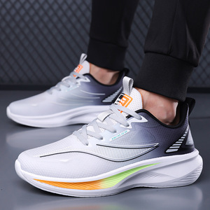 Zapatillas de correr unisex de malla, ligeras, transpirables, con suela suave y acolchada para correr y viajar - Product Image 2