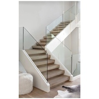 Escalier en bois massif avec garde-corps en verre droit Anewson