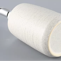 Distributeur de savon liquide pratique en résine, design moderne, rechargeable, pour salle de bain d'hôtel