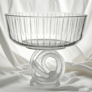 Bol à compote en verre côtelé transparent personnalisé, sur pied torsadé, moderne, fait main, léger et durable, pour servir les desserts lors de fêtes - Product Image 1