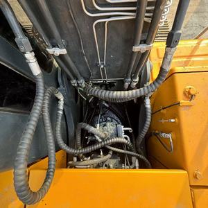 Excavatrice sur chenilles de taille moyenne Hyundai 220 - Product Image 3