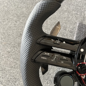 Volante de Cuero y Fibra de Carbono con LED y Botón OLED para <span class=keywords><strong>Mercedes</strong></span> <span class=keywords><strong>Benz</strong></span> <span class=keywords><strong>AMG</strong></span> G63 W212 W222 W213 W205 W211 W204 CLA <span class=keywords><strong>CLS</strong></span> SL500 - Product Image 3