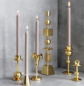 Portavelas de estilo antiguo con acabado dorado, hecho en metal, a precios razonables, a la venta por exportadores. - Product Image 3