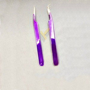 Pince à cils et à sourcils en acier inoxydable durable de qualité supérieure à pointe en or 24 carats - Product Image 6