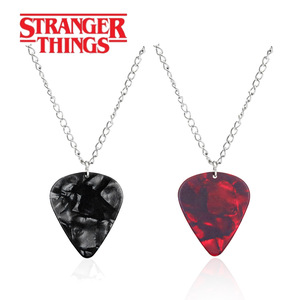 Collar con Púa de <span class=keywords><strong>Guitarra</strong></span>, Colgante de Corazón con Rubí, Cadena para Clavícula Estilo <span class=keywords><strong>Eddie</strong></span> Munson, Gargantilla Punk de Stranger Things, Joyería de Cosplay, Regalos - Product Image 1