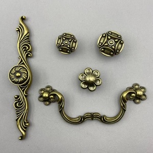 Popular Zinc Alloy French European-style Antique Bronze Single-hole Long Strip Combined Cabinet/wardrobe <b>Door</b> Drawer Handle - Product Image 4