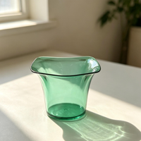 Pot de fleurs décoratif vert transparent de haute qualité en gros, jardinière de bureau peu encombrante pour l'intérieur de bureaux modernes