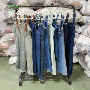 Jupe en jean d'occasion YIJIAYI avec ceinture pour femme, en polyester/coton, haute qualité, provenance Chine (premières villes) - Product Image 1