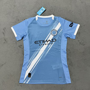 Maßgeschneiderte 25-26 Englische Liga Fußballtrikots Sportbekleidung Atmungsaktiv Anti-UV Schnelltrocknend 100% Polyester Damen-Bekleidungssets - Product Image 2