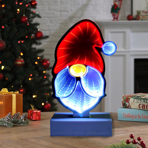 Luz LED de Espejo con Diseño de Gnomo Navideño - Decoración Festiva 3D con Gorro de Santa Claus para el Hogar, Fiestas, Navidad y Año Nuevo - Product Image 3