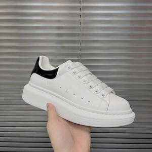 Produit de style plateforme avec fermeture à lacets - Product Image 6