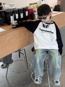 Camiseta de manga larga con letras para niños al por mayor - Product Image 2