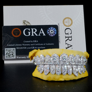 カスタムモアッサナイトグリルズ VVS ヒップホップジュエリー アイスアウト ビッグストーン モアッサナイトグリルズ 8オン8 メンズ 925スターリングシルバー グリルズ 歯用 - Product Image 2